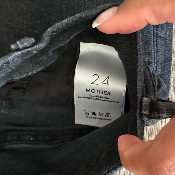 MOTHER Bootcut Jeans 🖤 - Picture 4 of 8